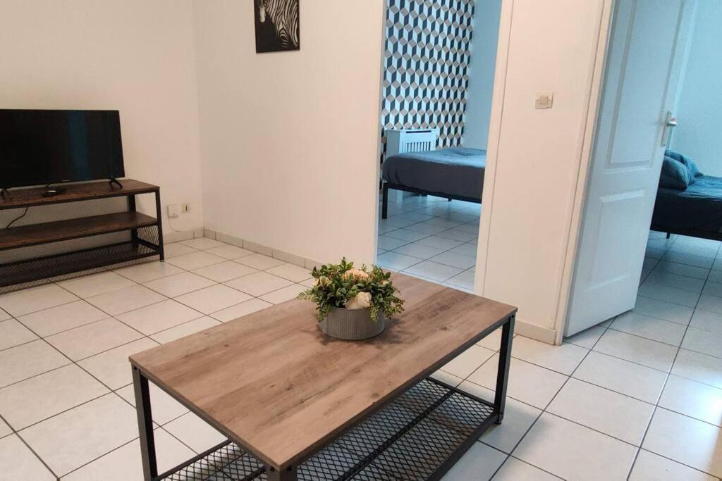 Apartment T3 Rez-de-chaussee Centre *